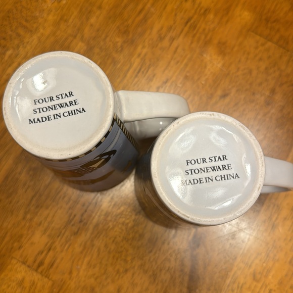 (2) unused Four Star Christmas mugs. 12oz. - Picture 5 of 6